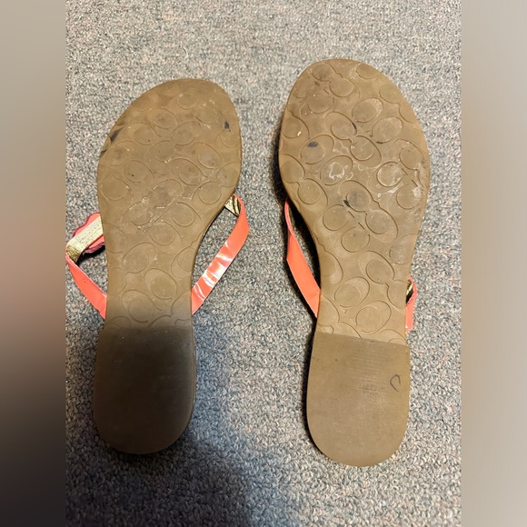 COACH Oceanna Size 7 Petel Coral Studded Metallic Flat Thong Flip Flop Sandals - Picture 9 of 16